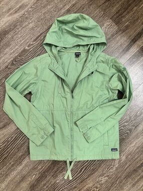 Patagonia Sage Green Hooded Windbreaker